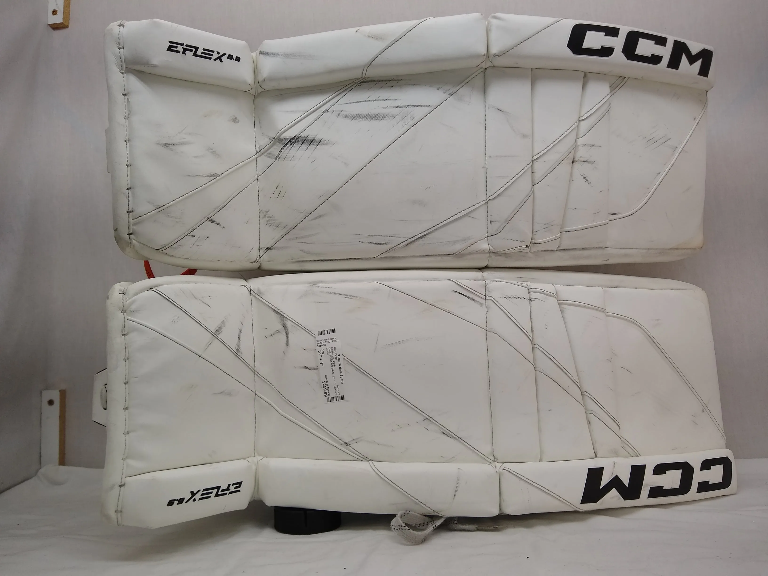 Used CCM EFLEX 6.9 Size 31"   1" White Hockey Goalie Goalie Leg Pads