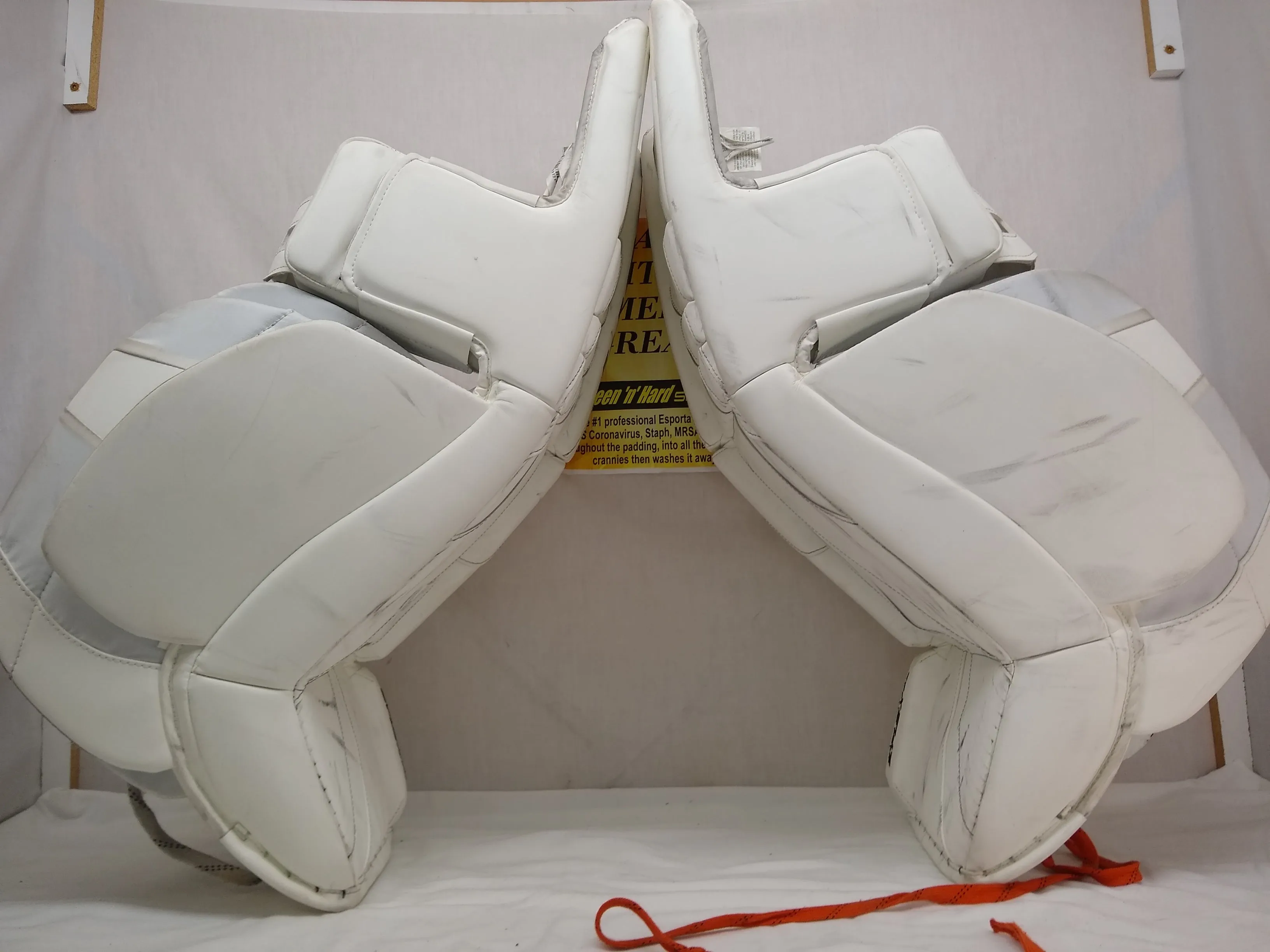 Used CCM EFLEX 6.9 Size 31"   1" White Hockey Goalie Goalie Leg Pads