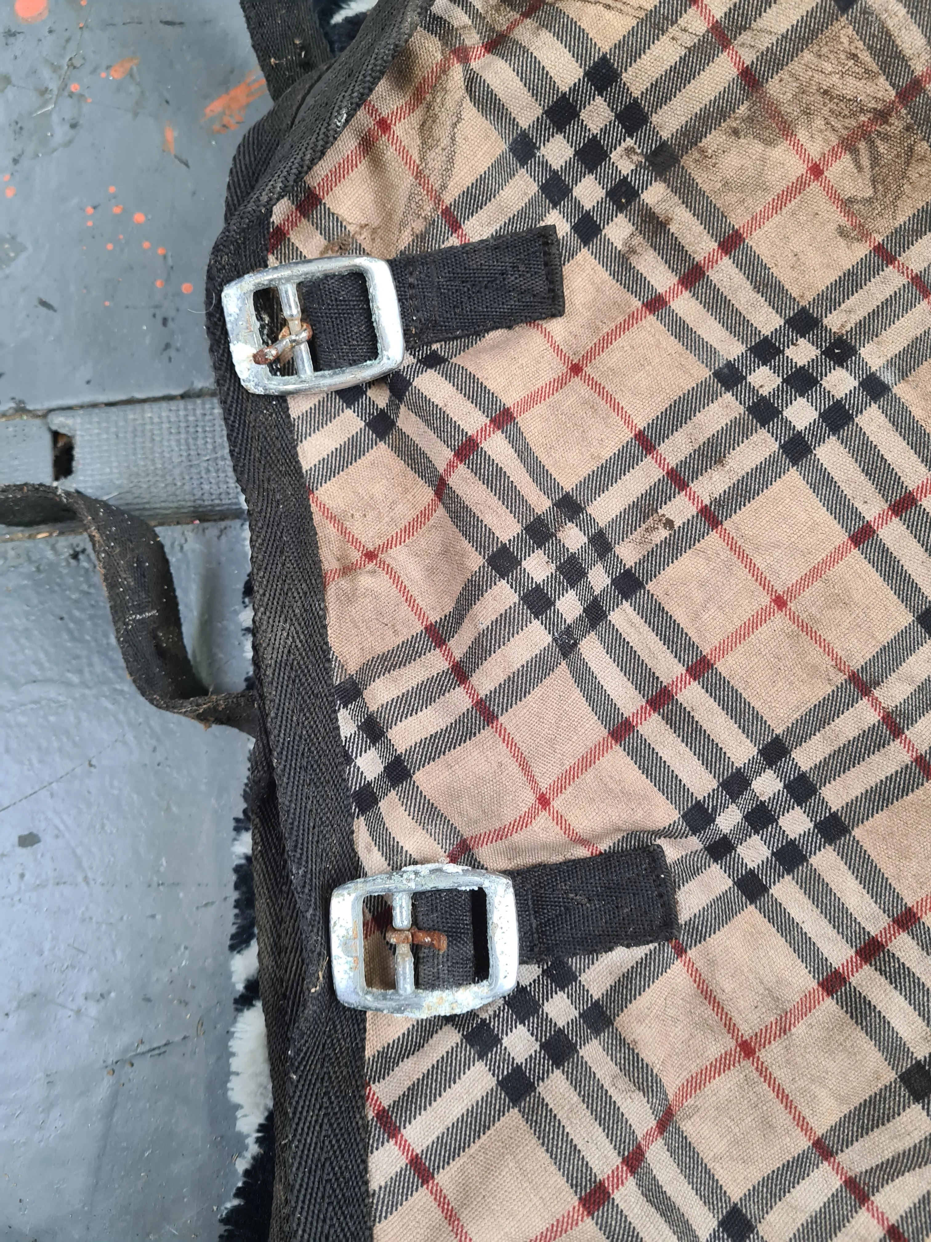 Used checked full size turnout neck piece FREE POSTAGE☆