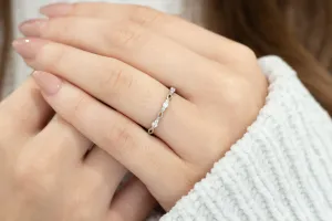 WB0199M ~ MOISSANITE BAND